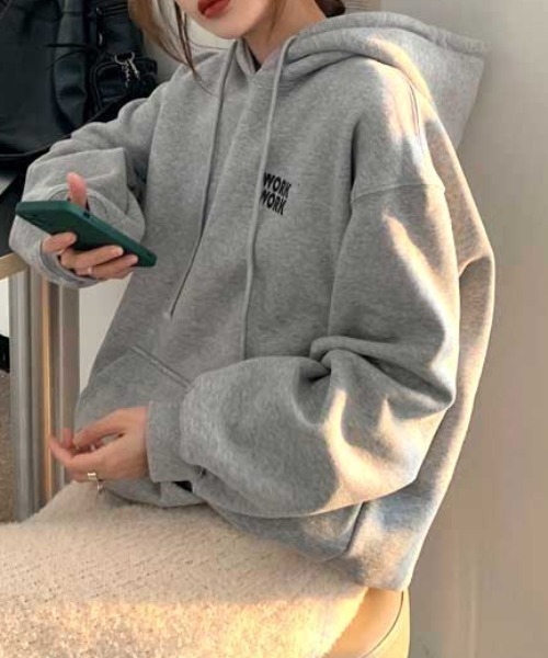 MANGROVE（マングローブ）の「" work work " ビッグパーカー（パーカー・レディース・ブラック/グレー・FREE）」の5枚目の写真