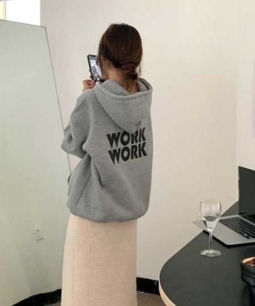 MANGROVE（マングローブ）の「" work work " ビッグパーカー（パーカー・レディース・ブラック/グレー・FREE）」の9枚目の写真