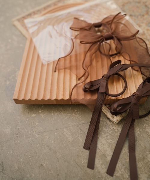 moi tytto（モイテュット）の「使い回しリボンゴムセット（オリジナルポーチセット）（ヘアゴム・レディース・ブラウン/ブラック×ホワイト・FREE）」の9枚目の写真