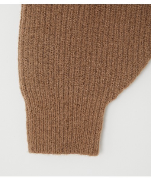 AZUL by moussy（アズールバイマウジー）の「FRONT ZIP BIG COLLAR KNIT/フロントジップビッグカラーニット（ニット/セーター・レディース・ダークグリーン/ライトブラウン・FREE）」の5枚目の写真