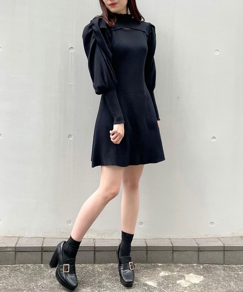 titty＆Co. PETIT（ティティアンドコープティ）の「【titty&Co.PETIT】プチハイネックボリュームスリーブニットワンピース（ワンピース・レディース・ブラック/ベージュ・FREE）」の4枚目の写真