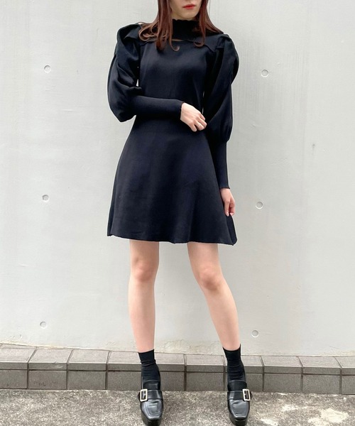 titty＆Co. PETIT（ティティアンドコープティ）の「【titty&Co.PETIT】プチハイネックボリュームスリーブニットワンピース（ワンピース・レディース・ブラック/ベージュ・FREE）」の8枚目の写真