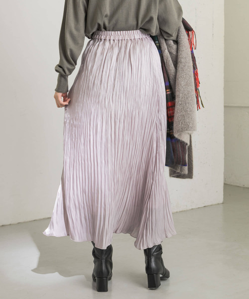 URBAN RESEARCH（アーバンリサーチ）の「シャイニープリーツスカート（スカート・レディース・ブラック/グリーン系その他/パープル系その他・FREE）」の11枚目の写真