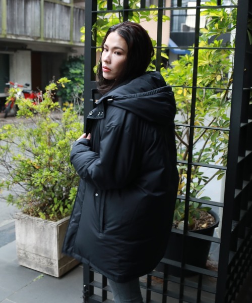 A DEGREE FAHRENHEIT（エーディグリーファーレンハイ）の「【ユニセックスアイテム】　フラワーダウン・フーディコート（ダウンジャケット/コート・メンズ・ベージュ/カーキ/ブラック・SMALL/LARGE/MEDIUM）」の5枚目の写真