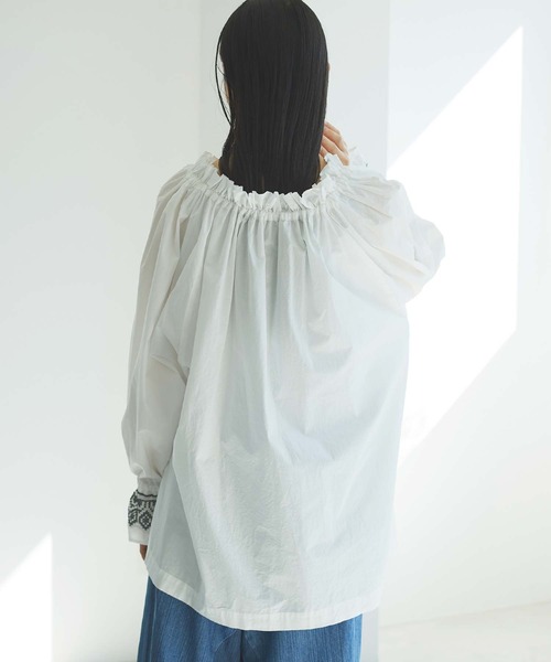 cardo fabrica（カルドファブリカ）の「刺繍ギャザーブラウス（シャツ/ブラウス・レディース・ホワイト/ブラック・FREE）」の22枚目の写真