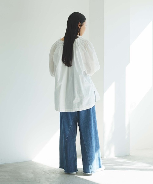 cardo fabrica（カルドファブリカ）の「刺繍ギャザーブラウス（シャツ/ブラウス・レディース・ホワイト/ブラック・FREE）」の8枚目の写真