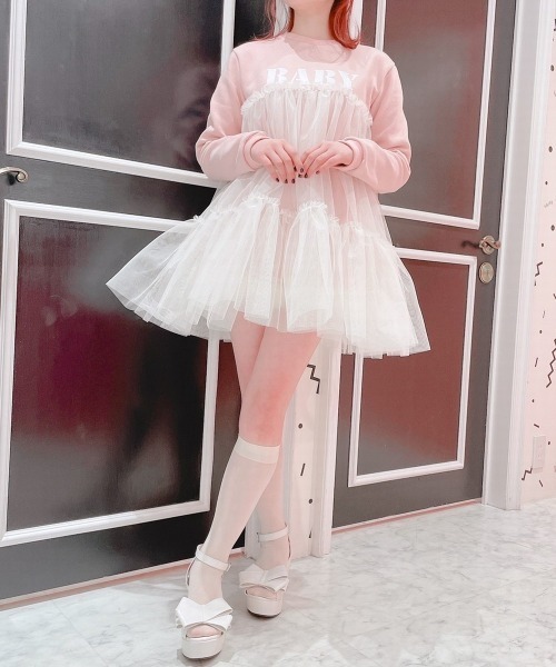 lilLilly(リルリリー)の「ボリュームチュールスウェットトップス(スウェット・レディース・ホワイト/ブラック/ピンク・FREE)」の9枚目の写真