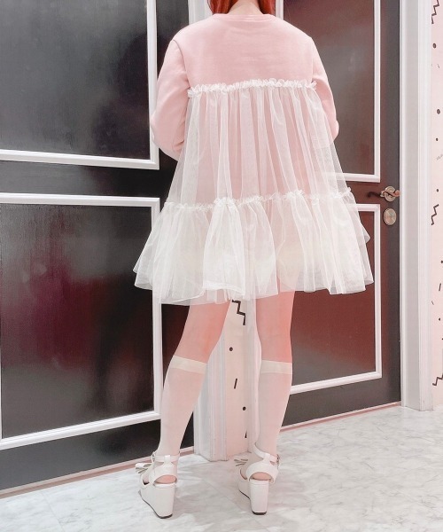 lilLilly(リルリリー)の「ボリュームチュールスウェットトップス(スウェット・レディース・ホワイト/ブラック/ピンク・FREE)」の21枚目の写真