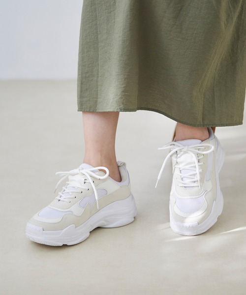 menue（メヌエ）の「軽量ダットスニーカー（スニーカー・レディース・ホワイト/グレイッシュベージュ・LL/M/L/S）」の15枚目の写真