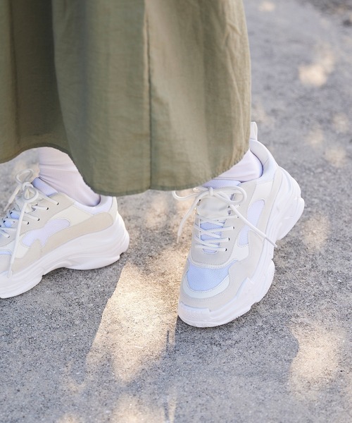 menue（メヌエ）の「軽量ダットスニーカー（スニーカー・レディース・ホワイト/グレイッシュベージュ・LL/M/L/S）」の17枚目の写真