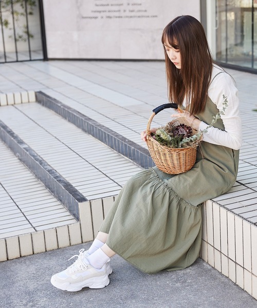 menue（メヌエ）の「軽量ダットスニーカー（スニーカー・レディース・ホワイト/グレイッシュベージュ・LL/M/L/S）」の3枚目の写真