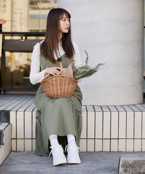 menue（メヌエ）の「軽量ダットスニーカー（スニーカー・レディース・ホワイト/グレイッシュベージュ・LL/M/L/S）」の4枚目の写真