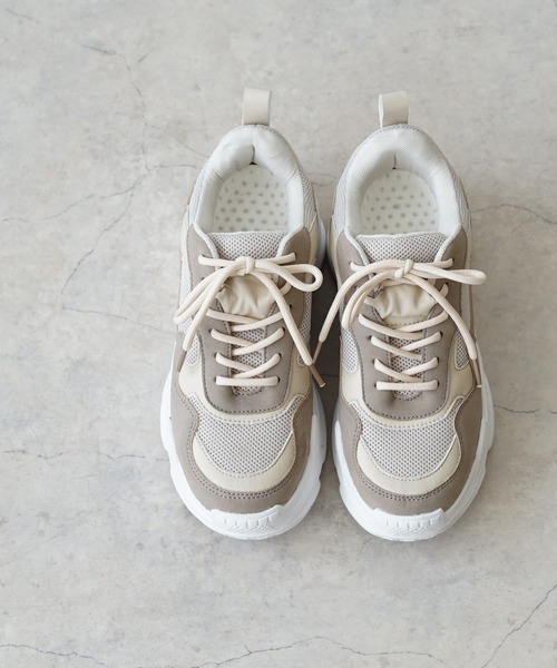 menue（メヌエ）の「軽量ダットスニーカー（スニーカー・レディース・ホワイト/グレイッシュベージュ・LL/M/L/S）」の13枚目の写真