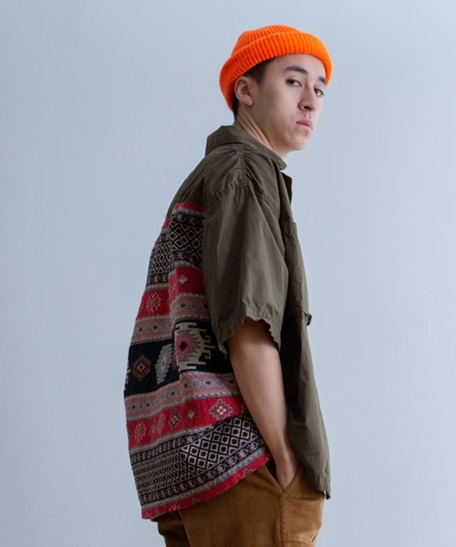 Universal Style Wear（ユニバーサルスタイルウェア）の「Universal Style Wear ナバホ柄 ミリタリーシャツ（シャツ/ブラウス・メンズ・ブラック/グレー/オフホワイト/カーキ・MEDIUM/LARGE/X-LARGE）」の5枚目の写真