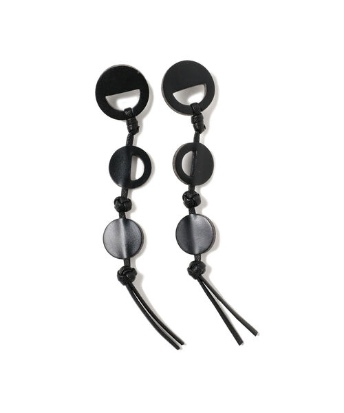 Ray BEAMS（レイビームス）の「RBS / フェイクレザー サークル ピアス（ピアス（両耳用）・レディース・ブラック/ベージュ・ONE SIZE）」の7枚目の写真