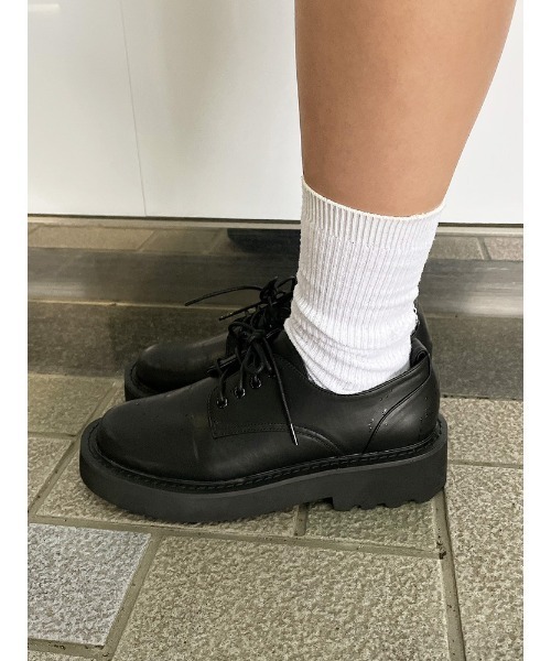 ENVYM(アンビー)の「プラットフォームオックスフォードシューズ(その他シューズ・レディース・ホワイト/ブラック・23.5cm/24.5cm/22.5cm)」の4枚目の写真