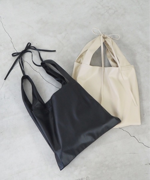 tiptop（ティップトップ）の「2wayマルシェトートバッグ（トートバッグ・レディース・アイボリー/ブラック/ゴールド・FREE）」の4枚目の写真