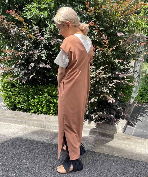 byYOUANCE（バイユアンス）の「キーネックロングベストワンピース（ワンピース・レディース・ブラック/インディゴブルー/アイボリー/グレー/ブラウン・MEDIUM）」の10枚目の写真