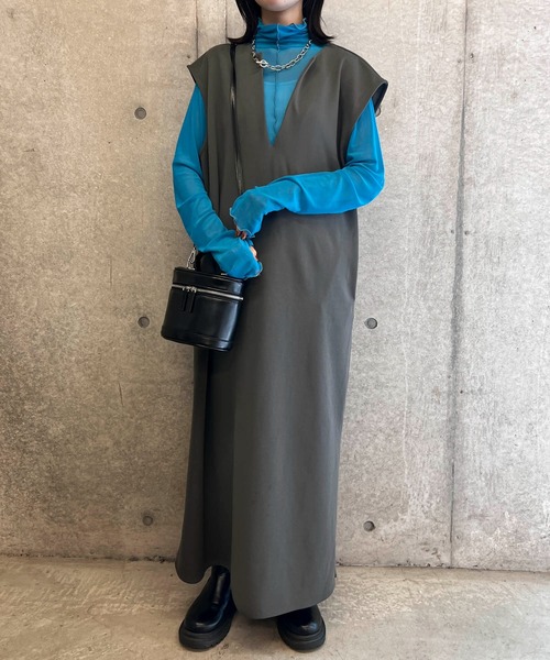 byYOUANCE（バイユアンス）の「キーネックロングベストワンピース（ワンピース・レディース・ブラック/インディゴブルー/アイボリー/グレー/ブラウン・MEDIUM）」の18枚目の写真