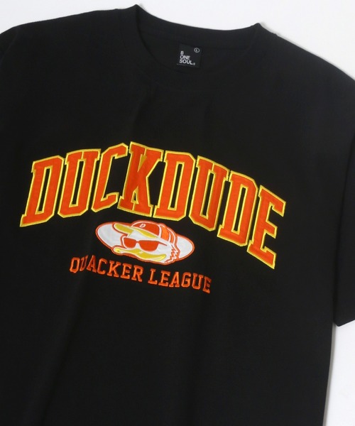 Duck Dude(ダックデュード)の「DUCK DUDE/ダックデュード サテンワッペン サークル アーチロゴ ビッグシルエット Tシャツ(Tシャツ/カットソー・レディース・ホワイト/ブラック/パープル/イエロー/ホワイト系その他/ブラック系その他・M/L/XL)」の1枚目の写真