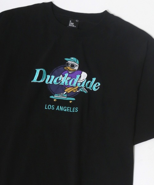 Duck Dude(ダックデュード)の「DUCK DUDE/ダックデュード サテンワッペン サークル アーチロゴ ビッグシルエット Tシャツ(Tシャツ/カットソー・レディース・ホワイト/ブラック/パープル/イエロー/ホワイト系その他/ブラック系その他・M/L/XL)」の4枚目の写真