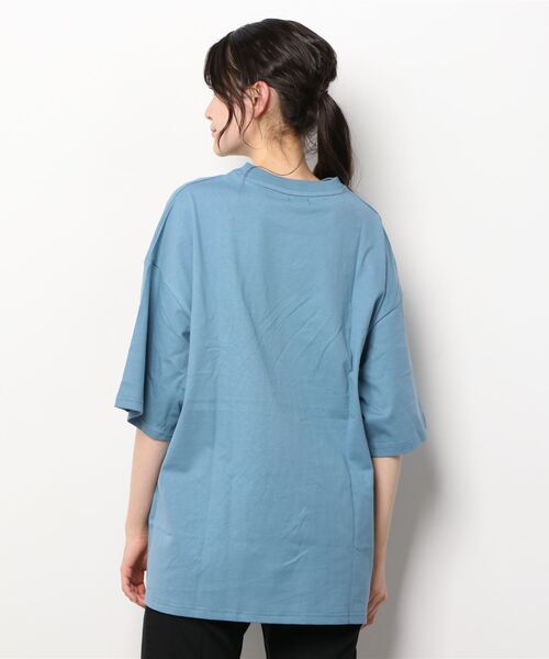 INDIAN(インディアン)の「『INDIAN』刺繍+プリント オーバーサイズTシャツ(Tシャツ/カットソー・レディース・ホワイト/ダークグリーン/ブルーグレー・LARGE/MEDIUM)」の5枚目の写真