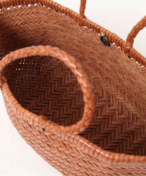 DRAGON（ドラゴン）の「dragon | レザーウーヴンバッグ TRIPLE（トートバッグ・レディース・キャメル・ONE SIZE）」の3枚目の写真