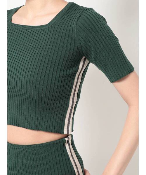 GYDA（ジェイダ）の「【セットアップ着用可】サイドライン ハーフスリーブニットトップス（ニット/セーター・レディース・ブラック/ピンク/グリーン・FREE）」の4枚目の写真