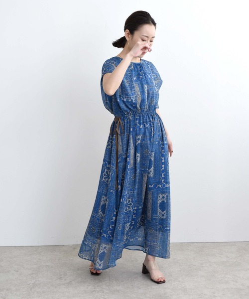 LHELBIE(レルビエ)の「パネルパターンプリントドロストギャザーワンピ(ワンピース・レディース・ブラック/オレンジ/ブルー・M)」の5枚目の写真