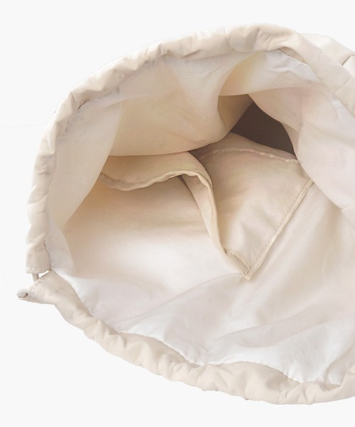 FOLLOWIN（フォロウィン）の「ポイントポケット巾着クロスバッグ（ショルダーバッグ・レディース・ブラック/ベージュ/グリーン・ONE SIZE）」の12枚目の写真