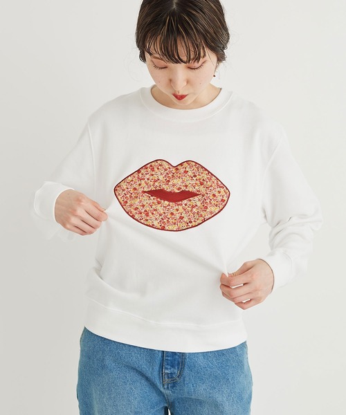 I am I in fact...(アイアムアイインファクト)の「LIP Applique 裏毛スウェット(スウェット・レディース・ホワイト/パープル・FREE)」の1枚目の写真