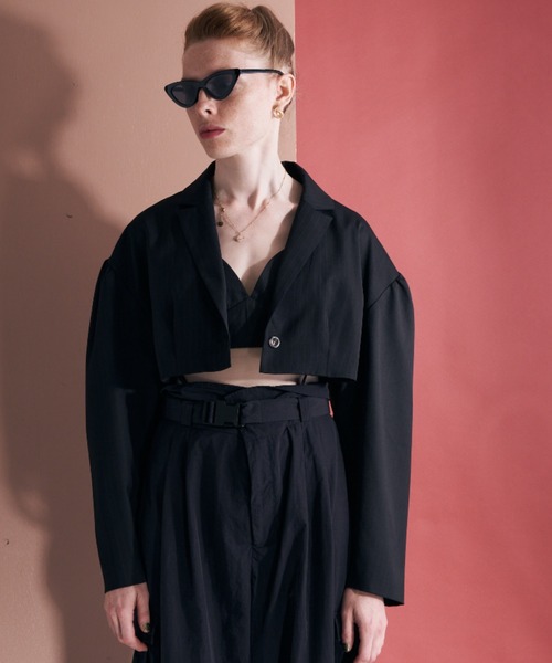 Solace（ソレイス）の「ピンストライプショートテーラードジャケット（テーラードジャケット・レディース・ベージュ/ブラック・FREE）」の4枚目の写真