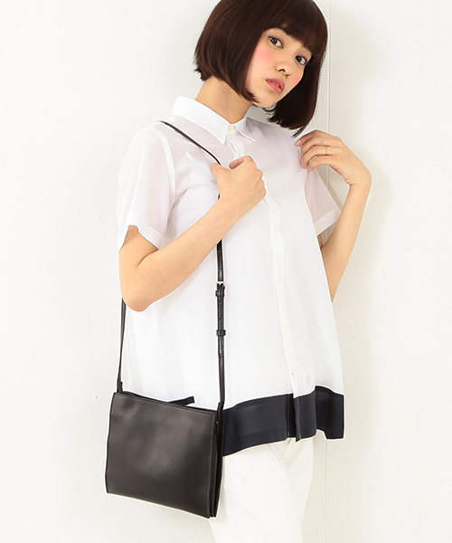 Ray BEAMS（レイビームス）の「【FUDGE5月号掲載】YAHKI / レクラングル ショルダー（ショルダーバッグ・レディース・ブラック/レッド/ナチュラル/ホワイト/ベージュ・ONE SIZE）」の3枚目の写真