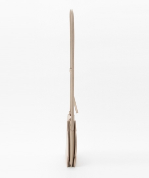 Ray BEAMS（レイビームス）の「【FUDGE5月号掲載】YAHKI / レクラングル ショルダー（ショルダーバッグ・レディース・ブラック/レッド/ナチュラル/ホワイト/ベージュ・ONE SIZE）」の22枚目の写真