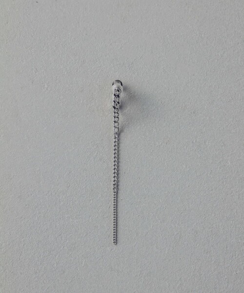 and cloud(アンドクラウド)の「Gradation Skinny Long Earring / Single(イヤリング・レディース・シルバー/シルバー系その他/イエローゴールド/ゴールド系その他・FREE)」の5枚目の写真