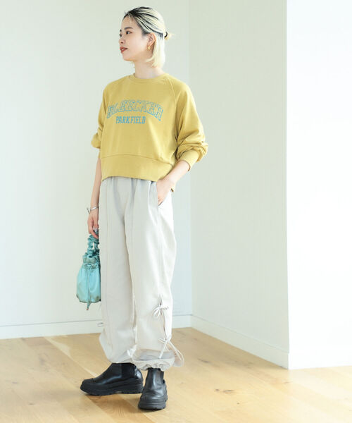 BeAMS DOT（ビームスドット）の「BeAMS DOT / ピグメント ロゴ ショートスウェット（スウェット・レディース・ホワイト系その他5/イエロー系その他5/ブラック系その他4・FREE）」の18枚目の写真