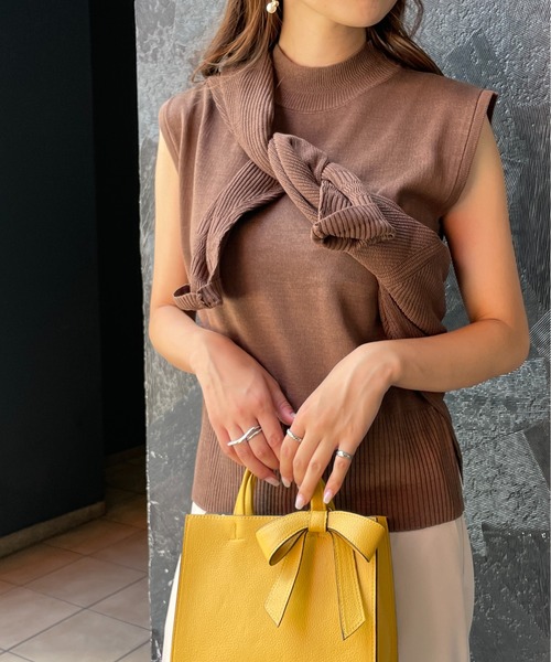 StyleSea(スタイルシー)の「深Vネックリブニット&ノースリーブニット セット(ニット/セーター・レディース・ブラック/グレー/モカ・FREE)」の13枚目の写真