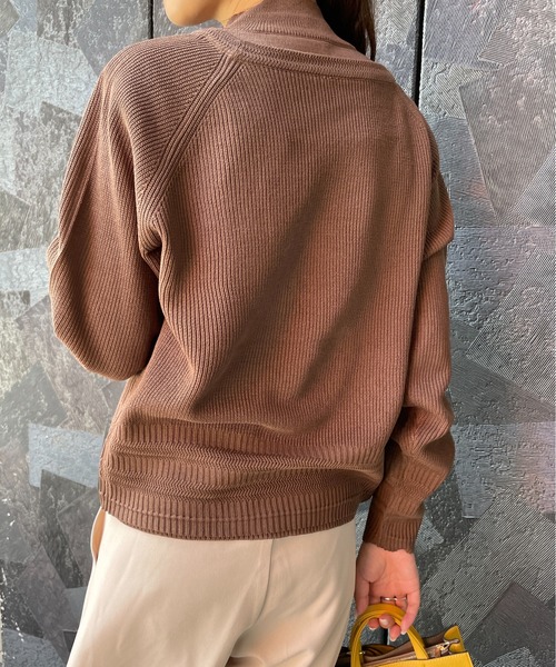 StyleSea(スタイルシー)の「深Vネックリブニット&ノースリーブニット セット(ニット/セーター・レディース・ブラック/グレー/モカ・FREE)」の7枚目の写真