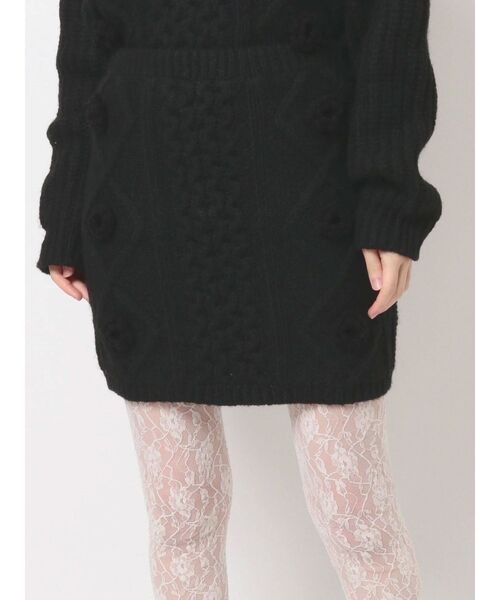 merry jenny（メリージェニー）の「flowerケーブルニットミニスカート（スカート・レディース・ブラック/アイボリー/ピンク・FREE）」の3枚目の写真