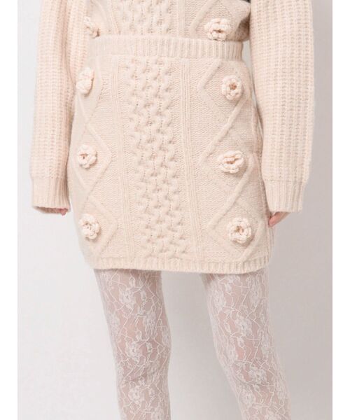 merry jenny（メリージェニー）の「flowerケーブルニットミニスカート（スカート・レディース・ブラック/アイボリー/ピンク・FREE）」の4枚目の写真