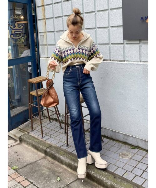 EVRIS（エヴリス）の「シンプルストレートデニムパンツ（デニムパンツ・レディース・ライトブルー/インディゴブルー・SMALL/MEDIUM）」の6枚目の写真