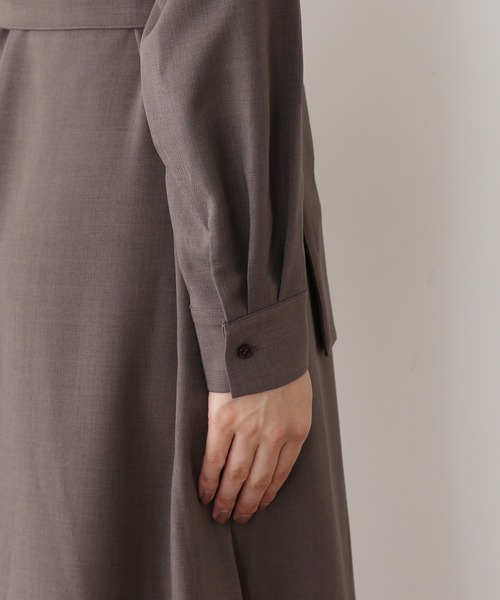 N.(N. Natural Beauty Basic)(エヌエヌナチュラルビューティーベーシック)の「◆スクエアケープ長袖ワンピース(ワンピース・レディース・モカ/オレンジ/ブルー・MEDIUM)」の5枚目の写真