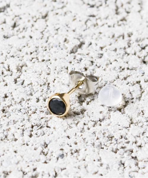 Pledge(プレッジ)の「《Pledge》K10 CIRCLE ONYX(ピアス(片耳用)・レディース・ゴールド・FREE)」の1枚目の写真