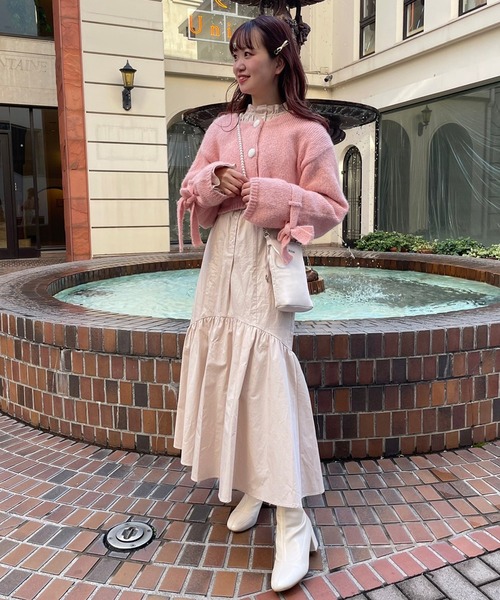 one after another NICE CLAUP(ワンアフターアナザーナイスクラップ)の「【スタッフ考案アイテム】配色ボタンリボンカーディガン(カーディガン/ボレロ・レディース・ブラック/ピンク/アイボリー・FREE)」の5枚目の写真