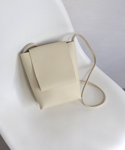 T・S・L（ティーエスエル）の「一枚合皮ミニショルダーバッグ（ショルダーバッグ・レディース・ミント/チャコールグレー/レモンイエロー/アイボリー・FREE）」の2枚目の写真