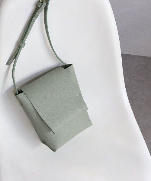 T・S・L（ティーエスエル）の「一枚合皮ミニショルダーバッグ（ショルダーバッグ・レディース・ミント/チャコールグレー/レモンイエロー/アイボリー・FREE）」の3枚目の写真