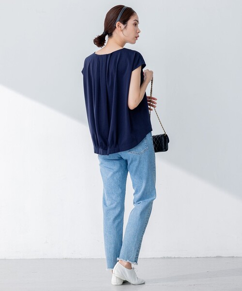 組曲(クミキョク)の「【洗える】シルケットポンチ ラウンドネックカットソー(Tシャツ/カットソー・レディース・ネイビー系/イエロー系/スモーキーグリーン系/アイボリー系・2)」の11枚目の写真
