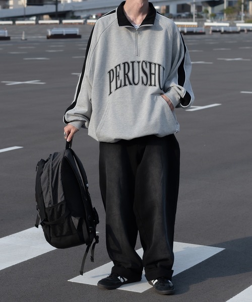 Perushu(ペルーシュ)の「サイドパイピングラインハーフジップスウェット(スウェット・メンズ・グレー/ブラック/ネイビー・MEDIUM/LARGE)」の12枚目の写真