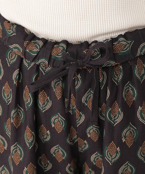 studio CLIP（スタディオクリップ）の「【新色追加予約】幾何プリントマルシェパンツ[プチ・プラスサイズあり]（その他パンツ・レディース・その他1/その他2/その他3/その他4/その他5/ブラック/ブルー・TF/FREE/ﾌﾘｰ(L)/PF）」の21枚目の写真