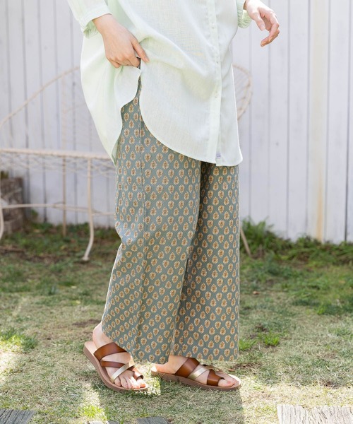 studio CLIP（スタディオクリップ）の「【新色追加予約】幾何プリントマルシェパンツ[プチ・プラスサイズあり]（その他パンツ・レディース・その他1/その他2/その他3/その他4/その他5/ブラック/ブルー・TF/FREE/ﾌﾘｰ(L)/PF）」の8枚目の写真